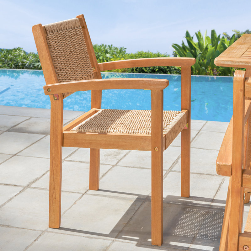 Chaise de patio empilable en acacia Aylinn