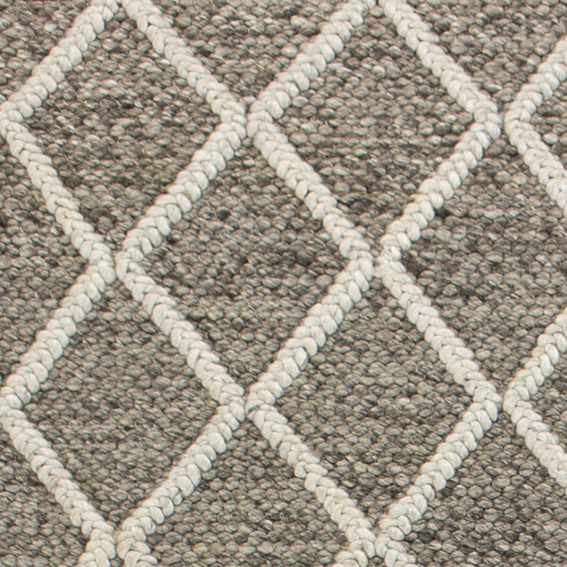 Dark Grey Hand Woven Diamond Pattern Indoor Area Rug, Rectangle 3'3" x 5'3"