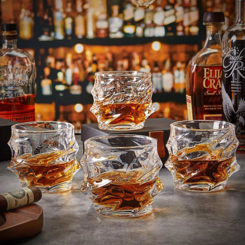 Coffret cadeau personnalisé avec carafe décorative de luxe avec verre sculpté - 4 pièces, Oui