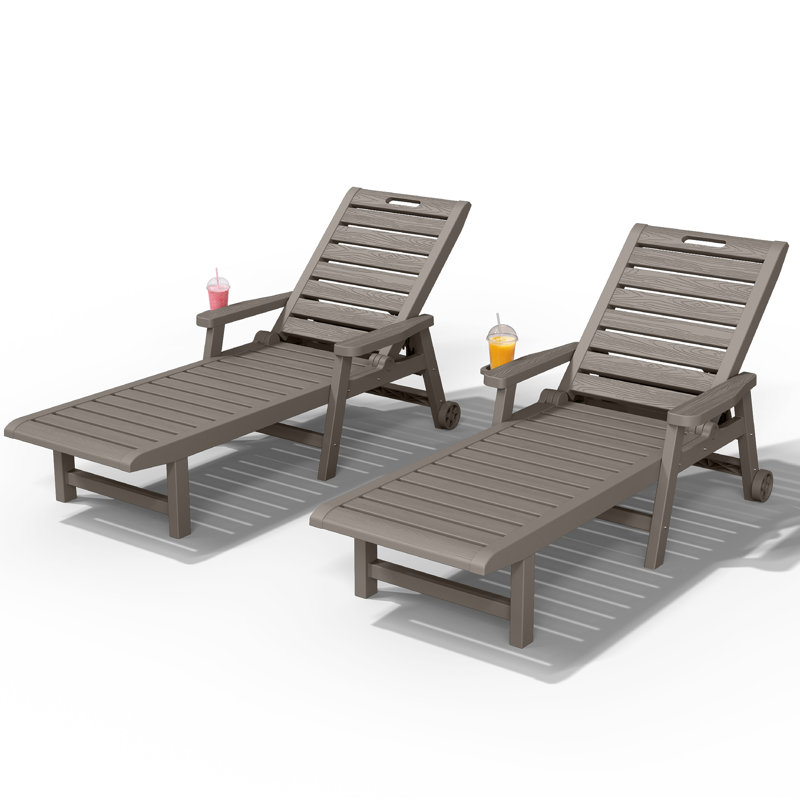 Ensemble de 2 chaises longues d'extérieur – Chaise longue inclinable en PEHD avec dossier à 5 positions, porte-gobelets et roulettes verrouillables