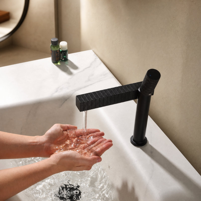 Robinet de lavabo de salle de bain à poignée simple 1,2 GPM avec bonde à poussoir, Noir mat