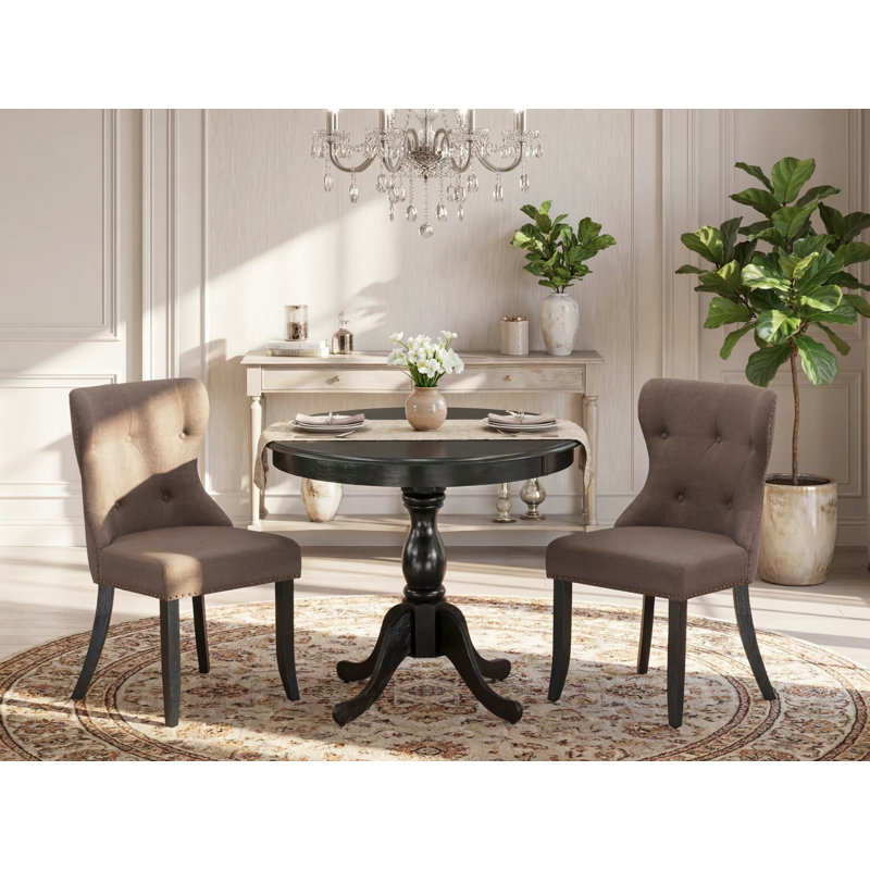 L'ensemble de table de salle à manger 3 pièces comprend 1 table de salle à manger et 2 chaises de salle à manger en tissu de lin à dossier capitonné avec têtes de clou - finition noire brossée