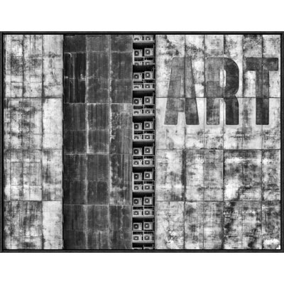 " Gritty Palace "