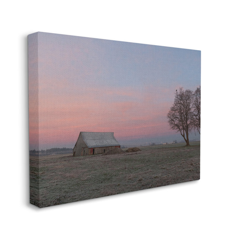 Art mural sur toile Lone Grassland Cabin, Toile tendue, H 24 po x l 30 po x P 1,5 po