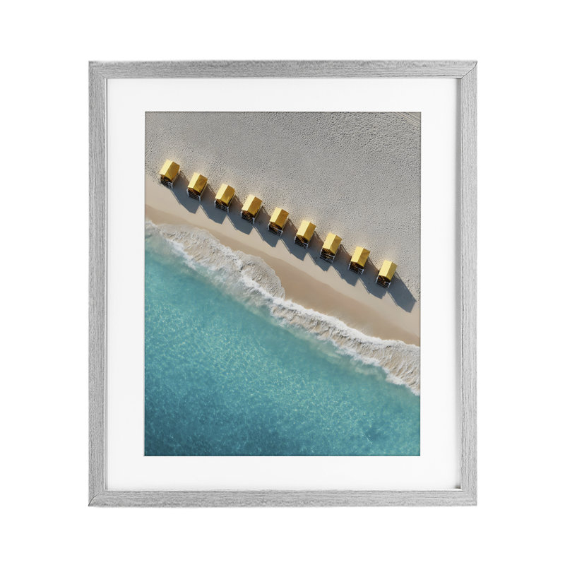 Cabanas jaunes le long de la côte, reproduction sous verre encadrée, design par Franklyn Gregory, 16 x 13