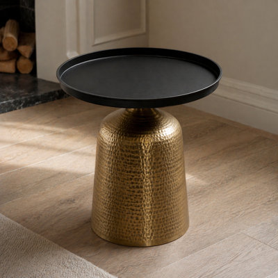 Table à piédestal de luxe avec plateau en laiton antique martelé