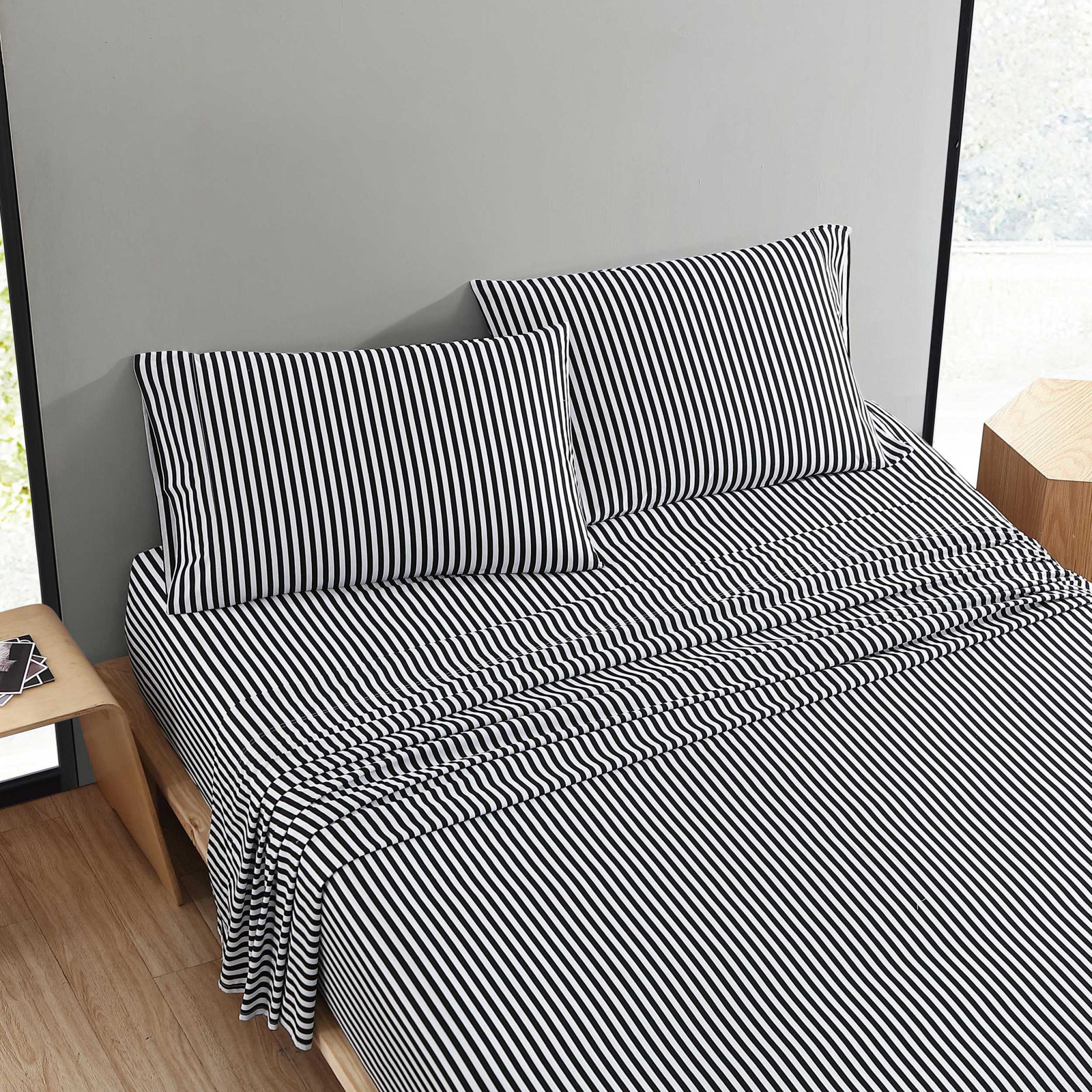 Mini Unikko Cotton Sheet Set, King Sheet Set with 2 King Pillowcases, Black/White Striped
