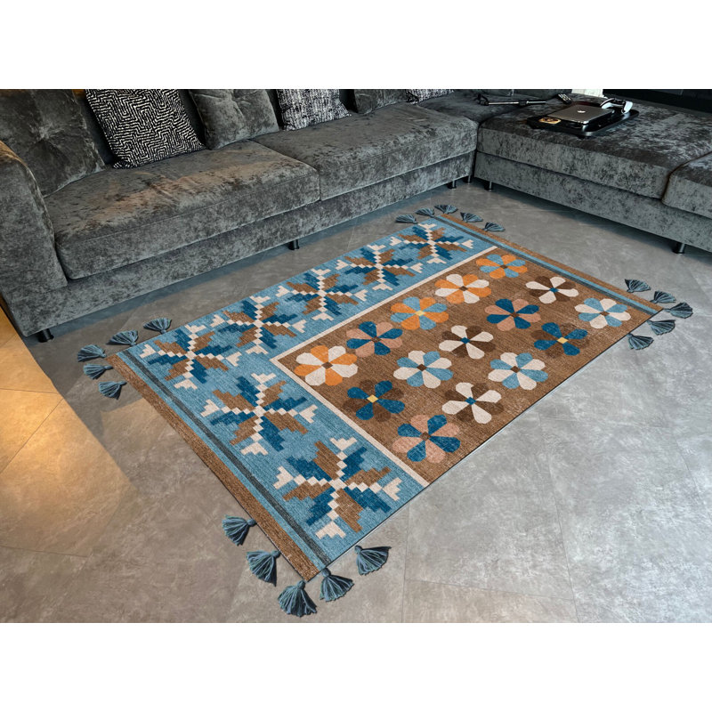 Tapis brun tissé à franges et à motif floral turquoise, Rectangle 4 pi 11,06 po x 7 pi 6,55 po