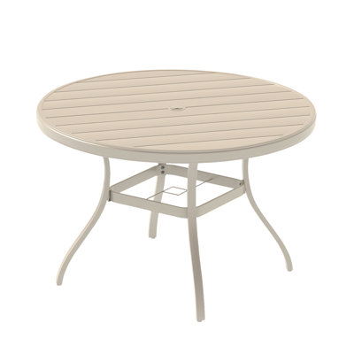 Table de salle à manger d'extérieur ronde pour 6 à 7 personnes, en métal de couleur résistante aux intempéries avec trou de parasol réglable, résistance à la rouille thermolaquée, pieds courbés pour une durabilité et une esthétique accrues, 53,57 po x 27,87 7
