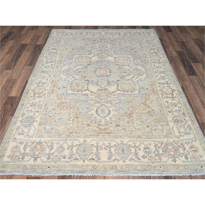 Tapis oriental 4 pi 9 po x 7 pi gris nuage, Heriz avec motif de médaillon, nœud turc, noué à la main, tondu bas, 100% laine