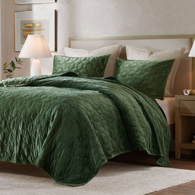 Harper 3 Piece Velvet Quilt Set