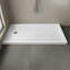 Base de douche 60 po x 32 po blanc pur avec 3 brides amovibles