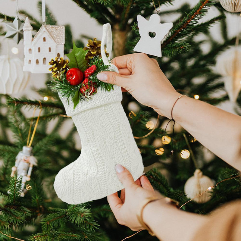 Ensemble de 12 petits chaussettes de Noël 7 pouces en mini tricot blanc