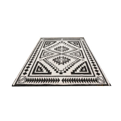 Outdoor Area Rug, Black And White Patchwork, Giant 9X18 Beach Rug Straw