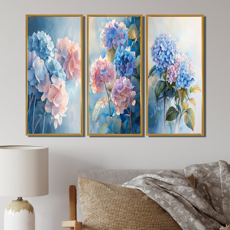 Hortensias dans la lumière du matin I - Collection de décorations murales hydrangées, H 28 po x l 36 po, Doré