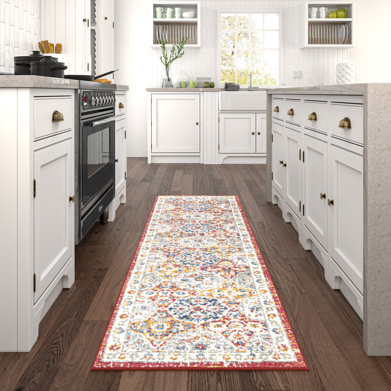 Tapis oriental bleu marine Adriana, Red/Blue, Tapis de couloir 2 pi 3 po x 7 pi 3 po