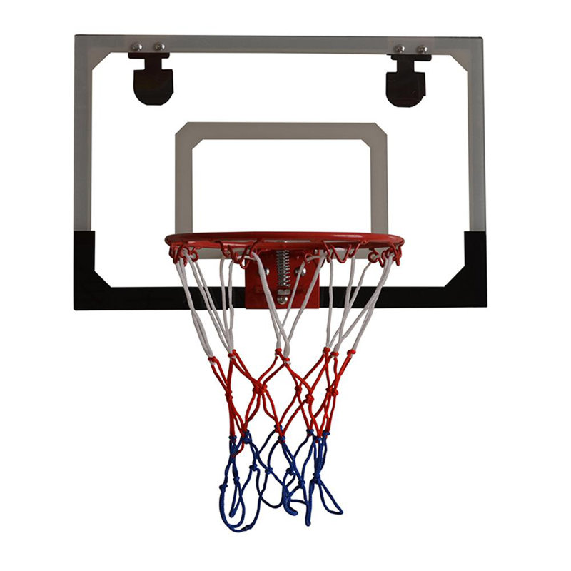 Panier de basketball avec pompe à ballon