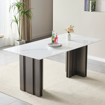 Table de salle à manger rectangulaire de 69,30 pouces de style moderne, en verre trempé avec plateau de table en marbre, pieds de table brossés mat, convenant à 4 à 6 personnes, marbre blanc, gris mat.