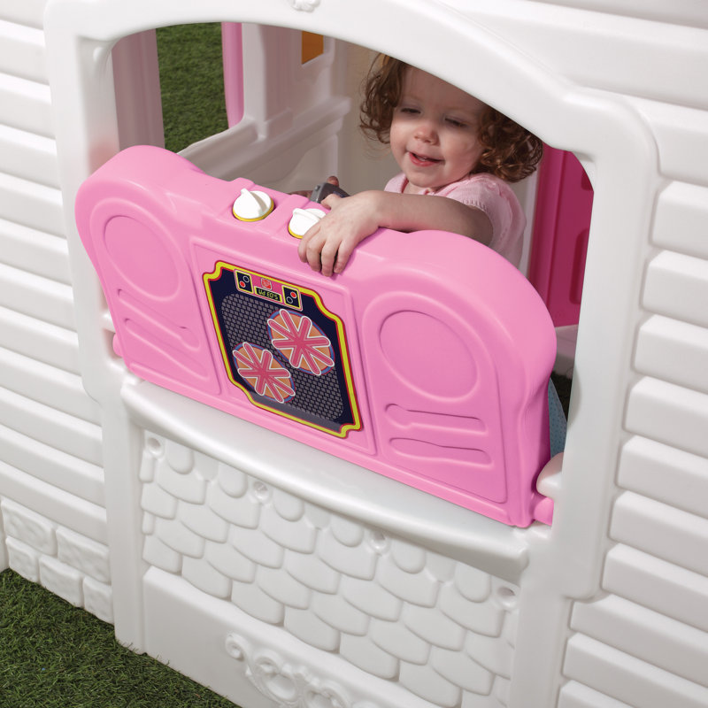 Step2 134.62cm W x 119.38cm D Outdoor Plastic Playhouse