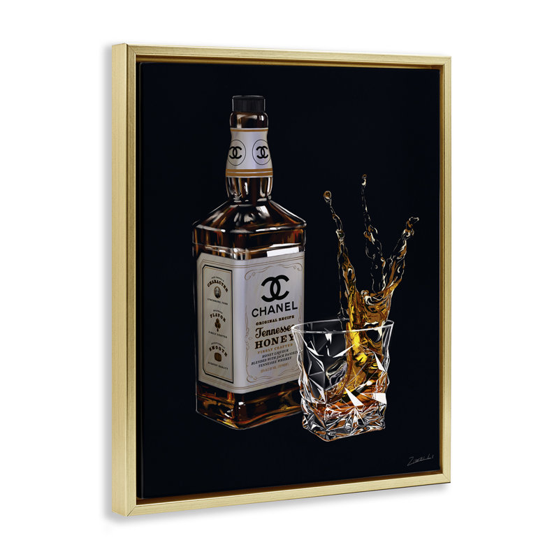 «Splashing Liqueur Glam Whiskey Bottle» par Ziwei Li - impression sur toile, H 31 po x l 25 po