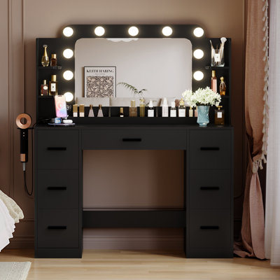 Coiffeuse de maquillage moderne avec 7 tiroirs spacieux, rangement de bureau à 3 zones, support pour sèche-cheveux, 4 tablettes, miroir à DEL et prise de courant
