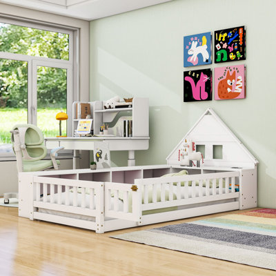 Lit simple en bois avec garde-corps de sécurité, éclairage à DEL intégré et armoires de rangement ouvertes