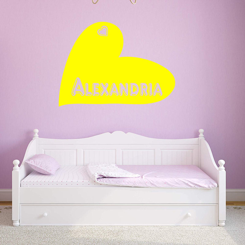 Décalcomanie murale personnalisée avec coeur Wheaton, Jaune, H 17 po x l 22 po x P 0,01 po, Oui