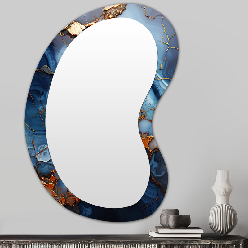 Or et mosaïque de marbre bleu agate VI - grand miroir mural moderne irrégulier à formes 3D abstraites, 31 po x 22 po