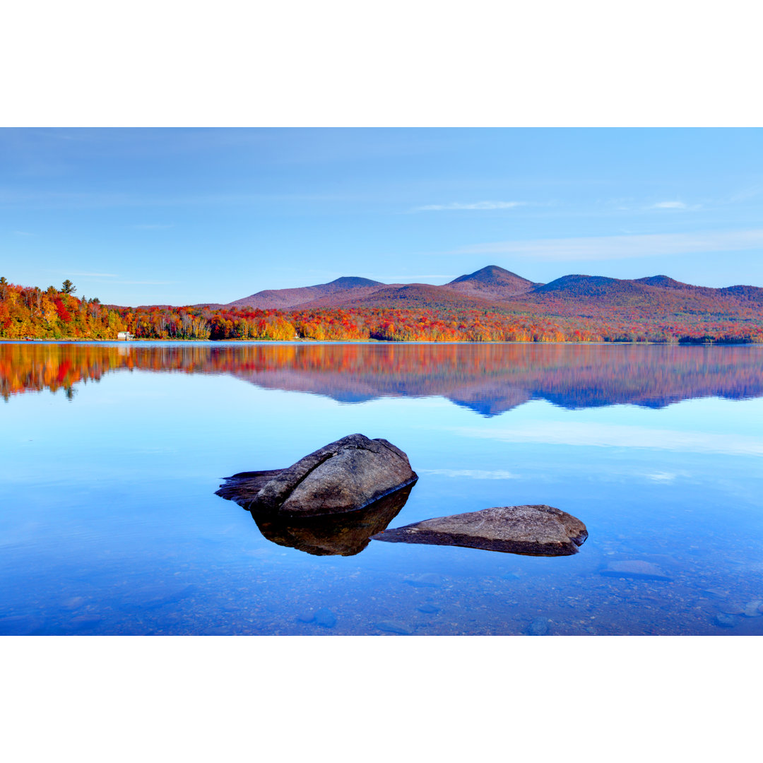 Autumn Reflection In Scenic Vermont von DenisTangneyJr - Kunstdrucke