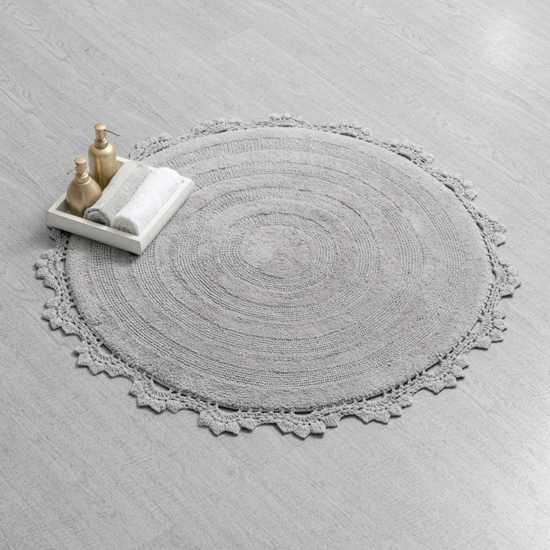 Tapis pour salle de bain Aridatha, L 36 po x L 36 po, Gris clair