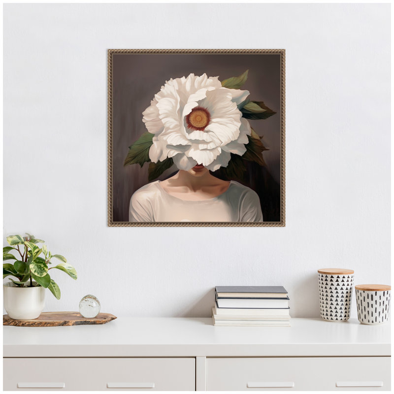 «White Flower Woman Portrait» par The Creative Bunch Studio, reproduction d'art sur toile encadrée, Doré