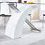 Table rectangulaire en verre pour maison moderne - élément décoratif de la salle à manger