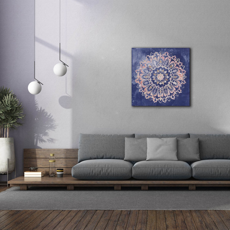 «Mandala Delight 2 Navy» par Danhui Nai, art mural sur toile, H 37 po x l 37 po