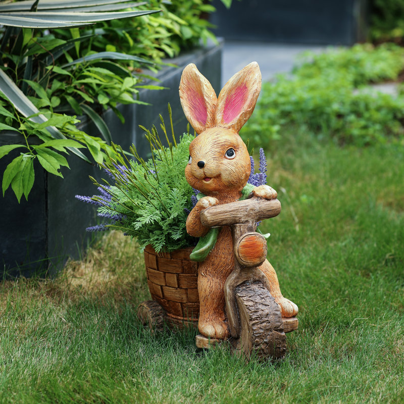 Amilliana Statue Planter