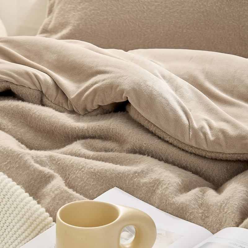 You Feel Me - Coma Inducer Oversized Comforter Set, Tanné, Édredon pour très grand lit + 2 taies décorativ