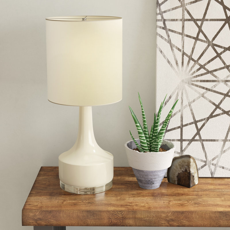 Aissatou Metal Table Lamp, White