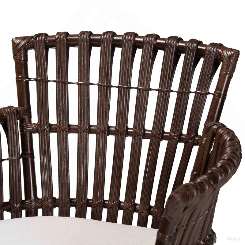 Fauteuil bohémien en rotin brun très foncé