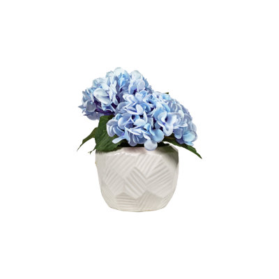 Hortensias bleus Real-touch dans un pot de fleurs blanc délavé