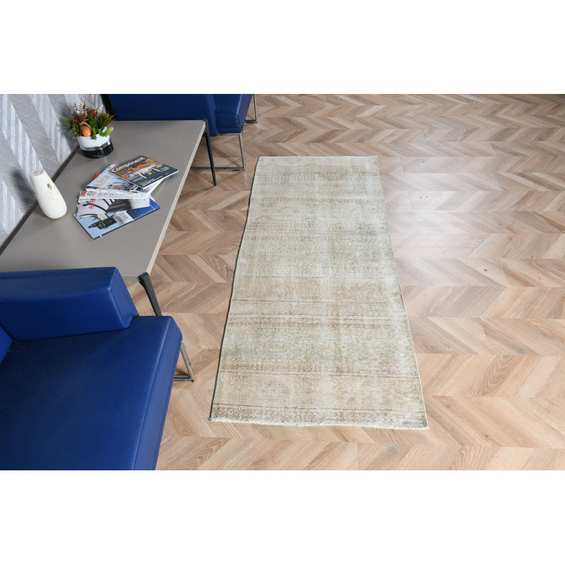 Tapis vintage turc vintage en bronze idéal pour les vestibules et présentant un motif Oushak délavé