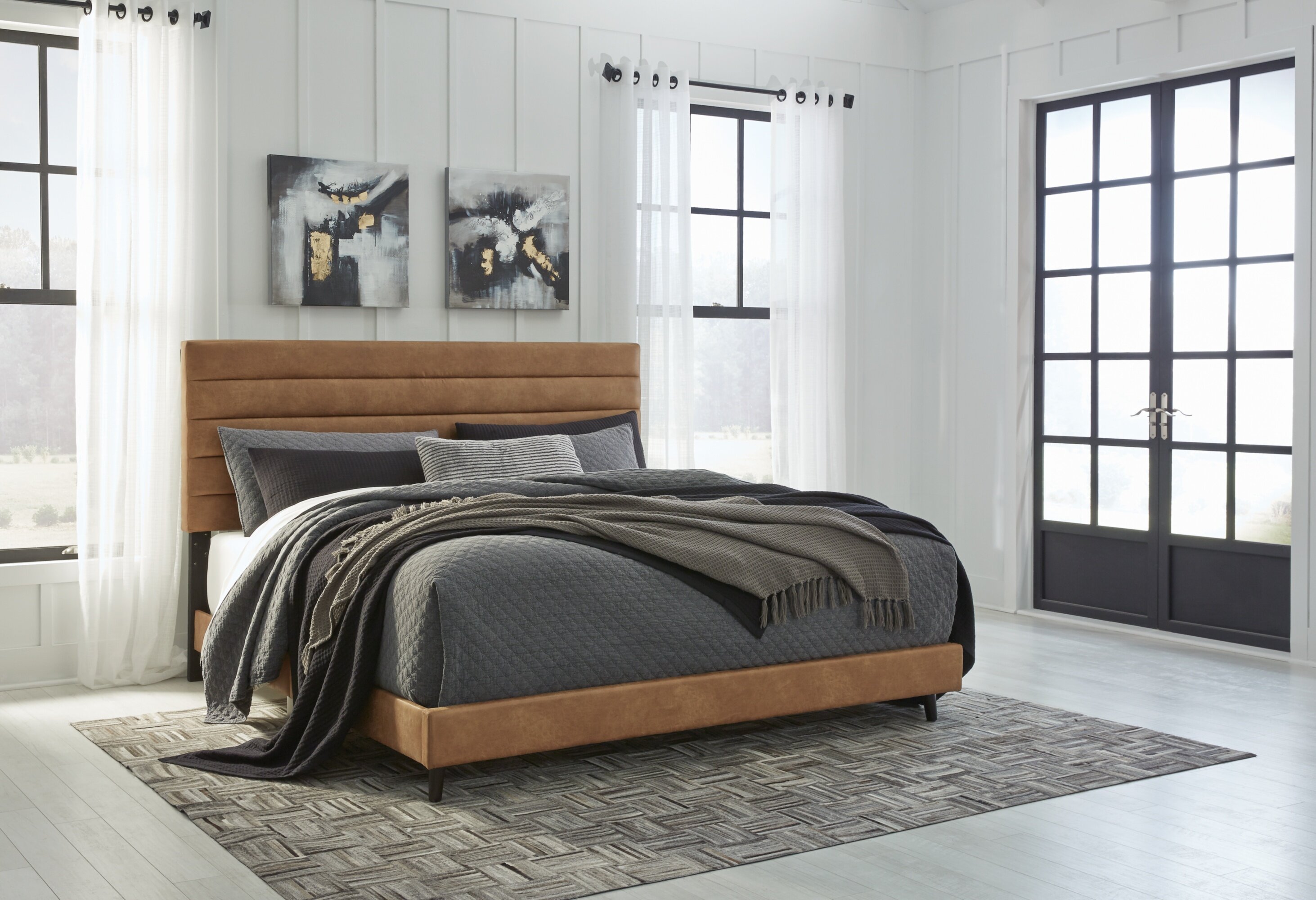 Signature Design by Ashley Vintasso Queen Upholstered Platform Bed