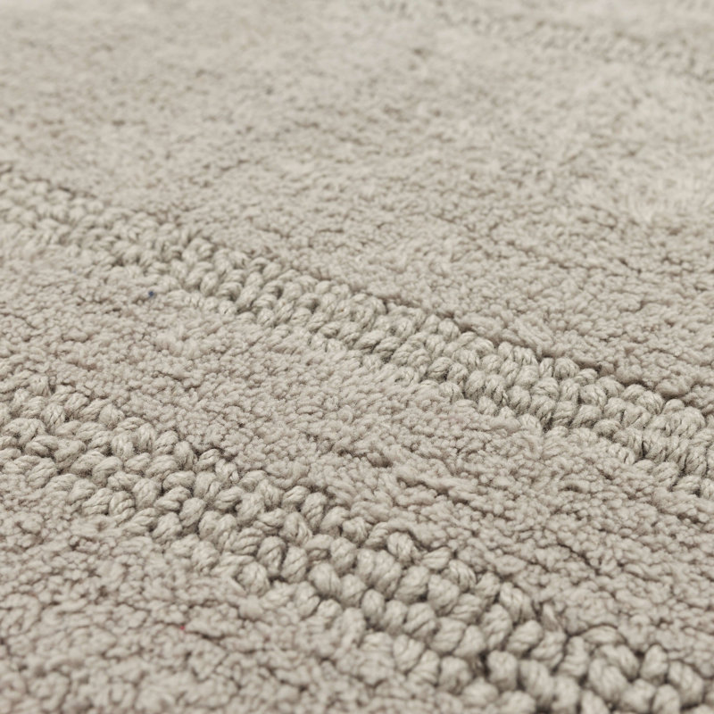 Kail Plush Stain/Fade Resistant Machine Washable Bath Mat, 17" W x 24" L, Silver