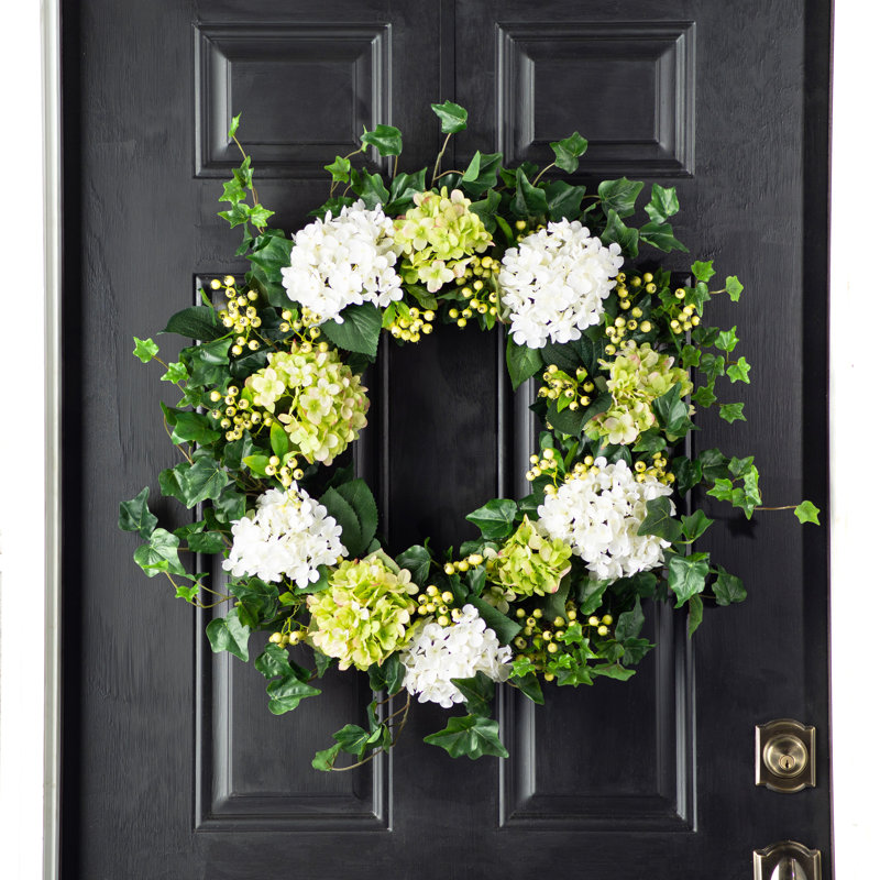 Couronne d'hydrangées en soie, H 26 po x L 26 po x P 5 po, Blanc / vert