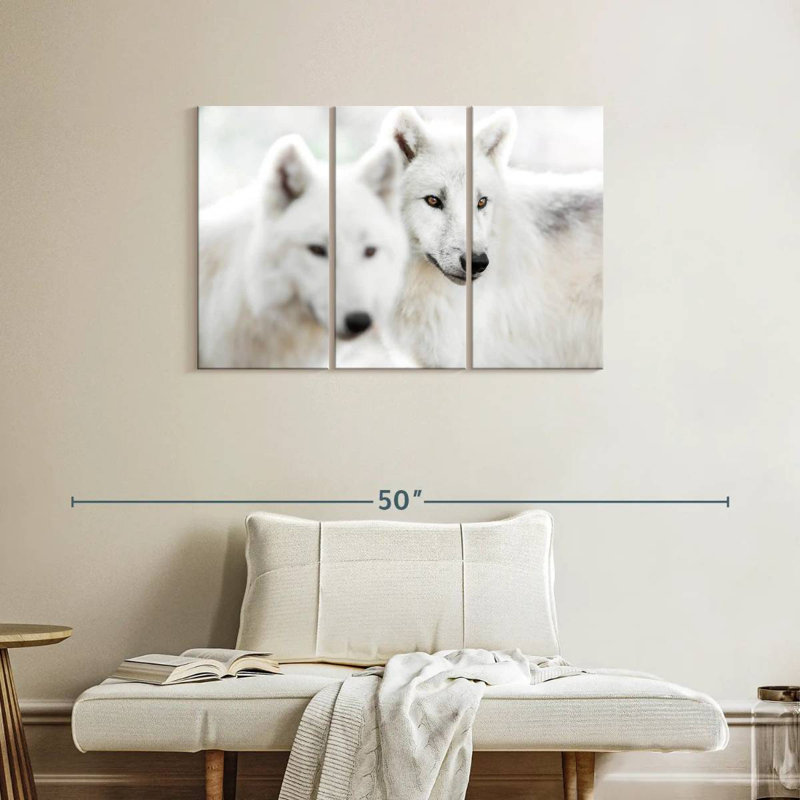 Brampt White Wolf II, 24" H x 38" W