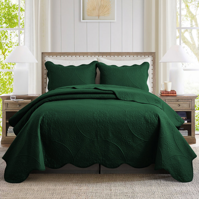 Floral Embossed Ultra-Soft Quilted Bedspread Set – Lightweight, All-Season Comfort With Matching Pillow Shams, Emerald