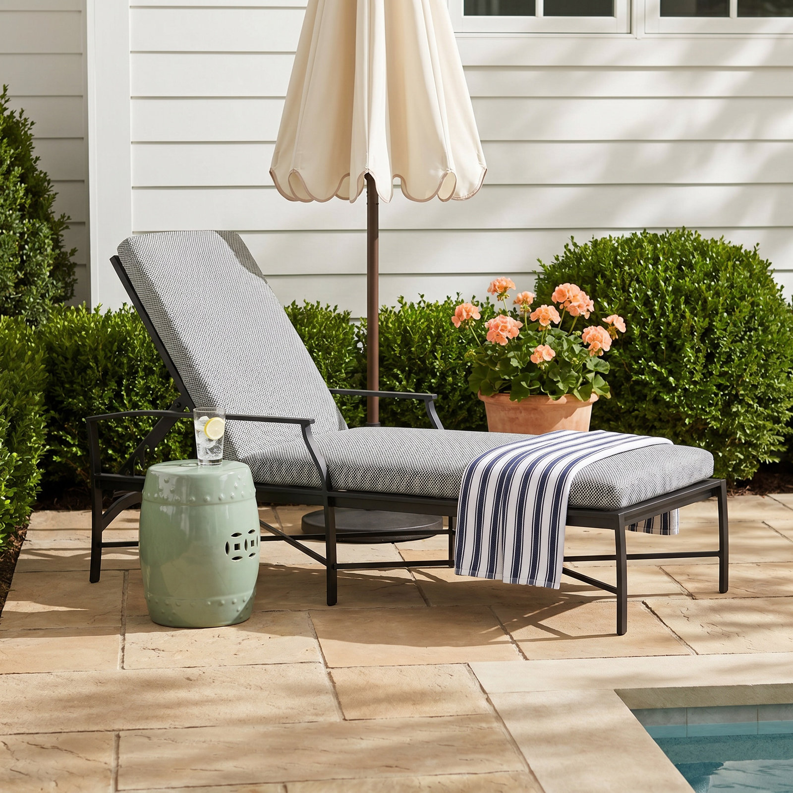 Monaco 28" Patio Chaise Lounge, Rollo Silver InsideOut® Linen, Welt, Slate Gray