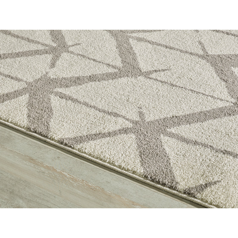 Hendershot Geometric Indoor Rug, Rectangle 4' x 6'
