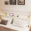 Cadre de lit flottant avec lumière DEL et base de lit tapissier avec tête de lit et espace de rangement caché, aucun sommier nécessaire-935923150