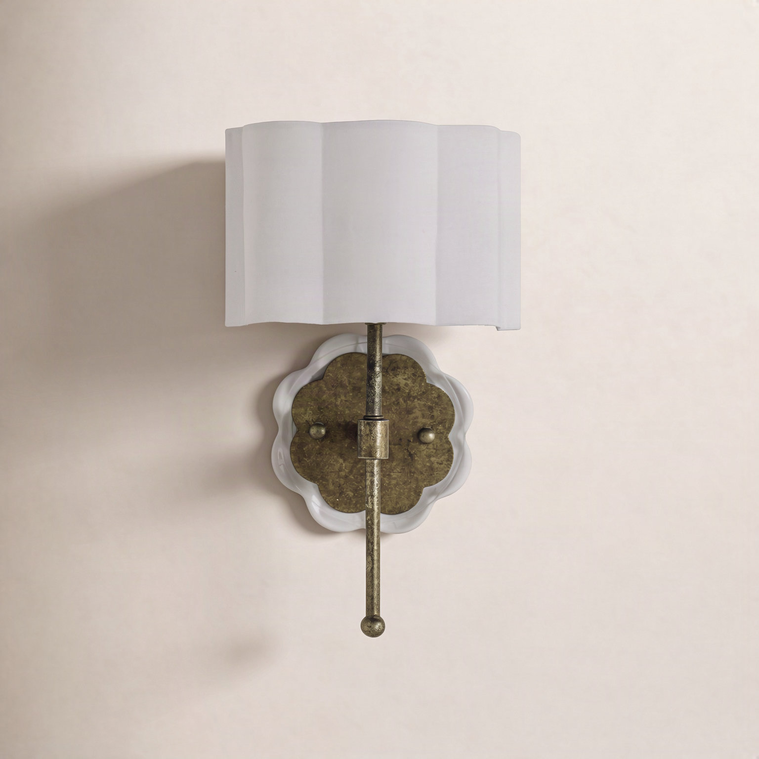 Shirley Single Light Wallchiere, Gold