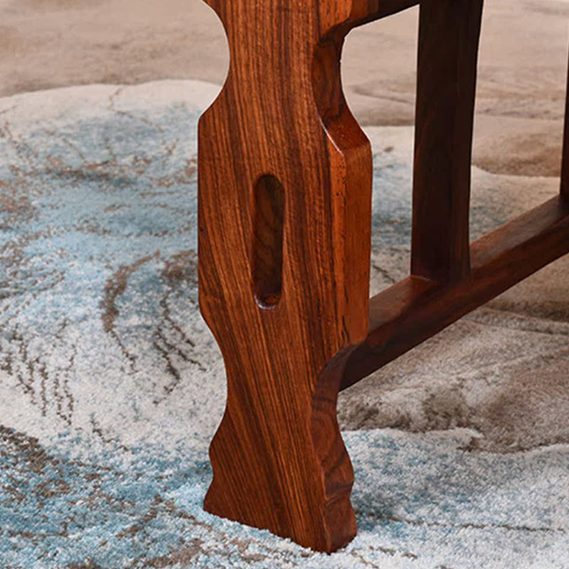 Chaises sculptées sur bois soigneusement sélectionnées, Orienté à gauche (vu de face)