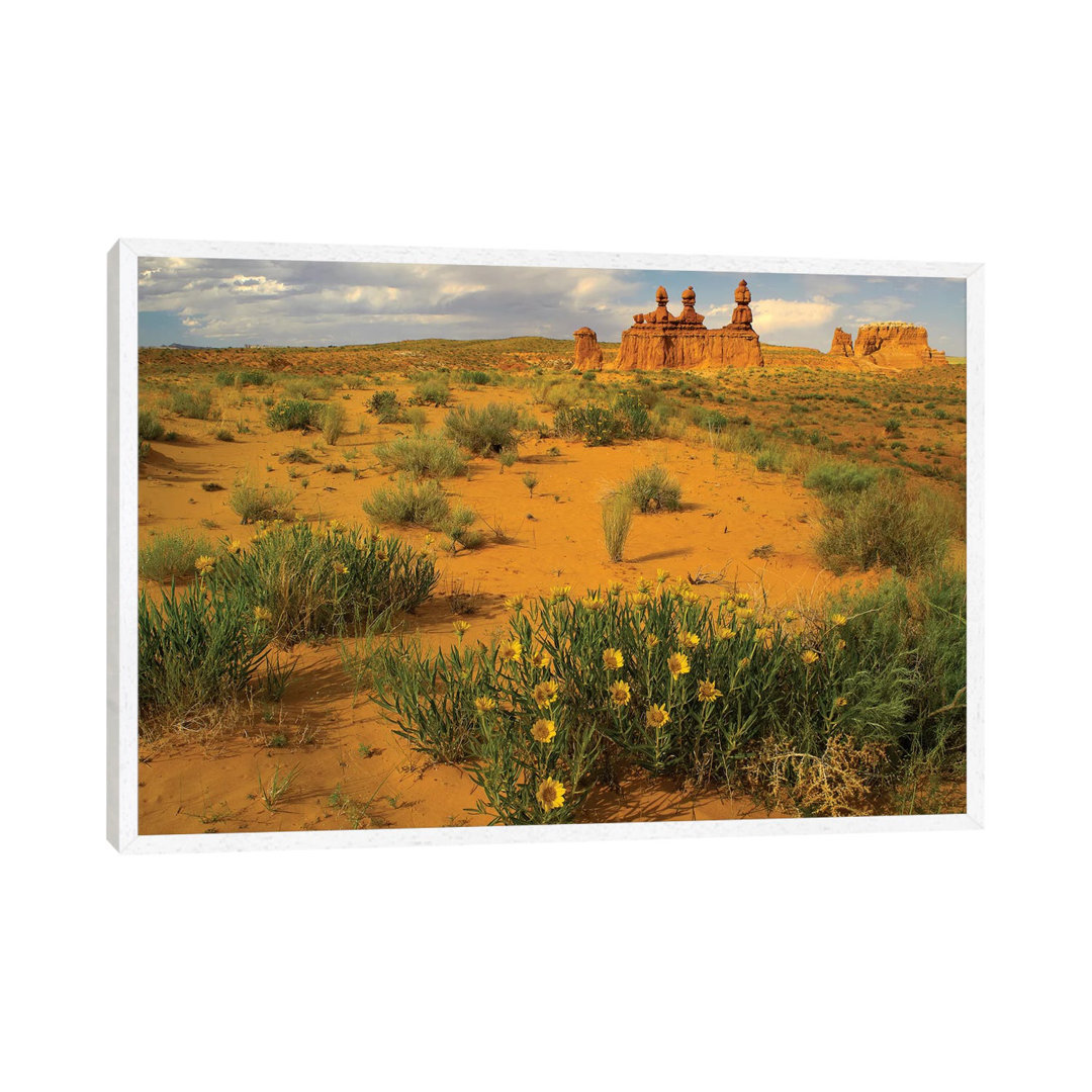 The Three Judges, Goblin Valley State Park, Utah von Tim Fitzharris - Galerie-verpackte Leinwand Giclée auf Leinwand